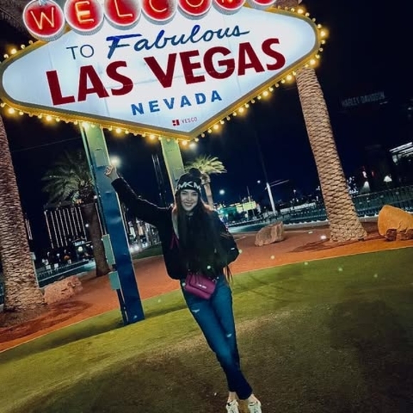 Meet your Posher, Yeisabel - Picture 1 of 1